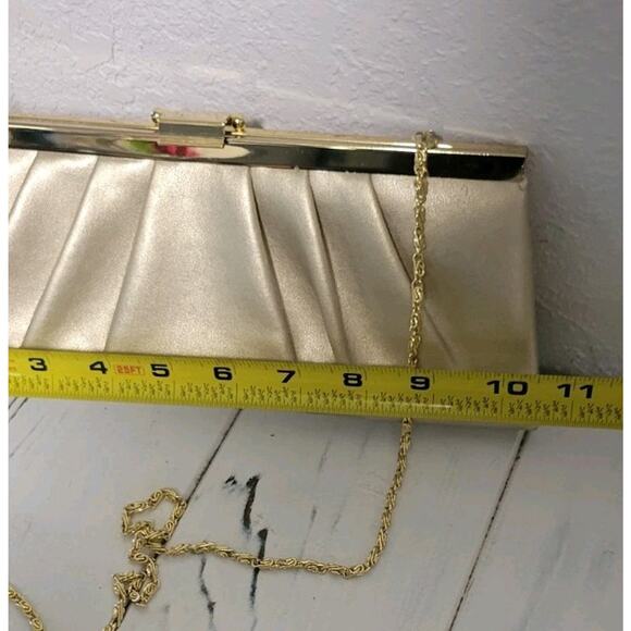 Jessica McClintock Gold Handbag Purse Chain Vegan Leather Clutch Prom Wedding - Picture 5 of 13